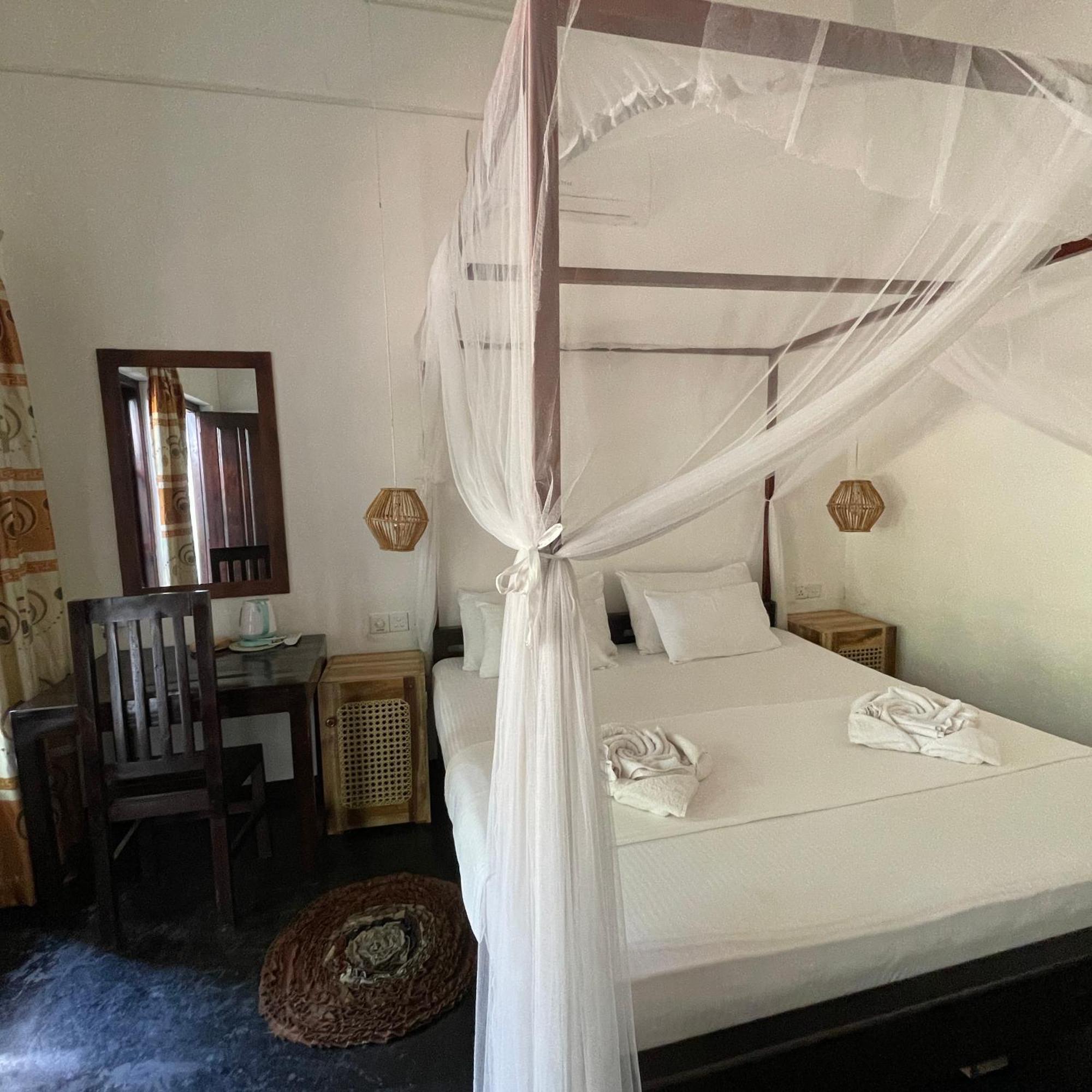 Agra Arugambay Hostel Vịnh Arugam Ngoại thất bức ảnh